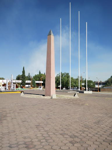 Obelisco Marrón 