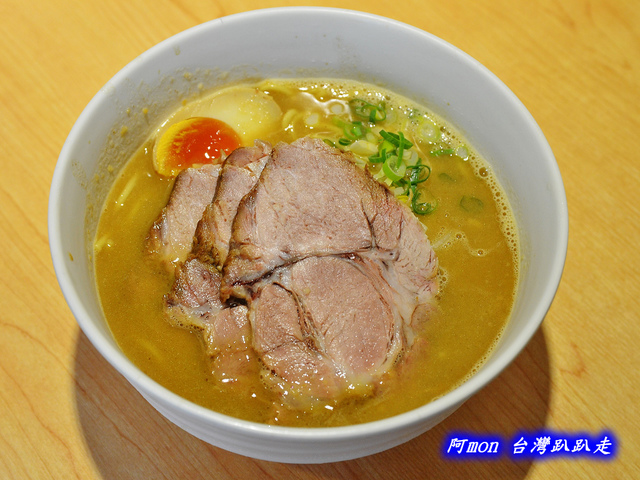 麵屋輝~來自日本大阪的連鎖拉麵店，有大片厚實叉燒肉的豚骨叉燒拉麵是該店首選