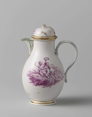 Koffiekan met putti op wolken