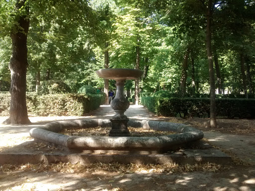 Fuente De Los deseos En El Jardín De La Isla