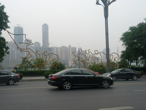 南滨路自行车抽象雕塑