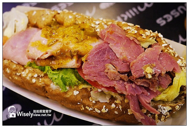 台北火車站2F＠MilkHouse(米哥烘培坊)現做潛艇堡平價又好吃