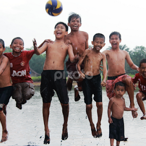Playing by Aswin Kep - Babies & Children Children Candids