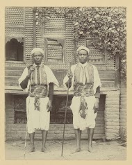 Portret van twee onbekende jongemannen in uniform, Caïro