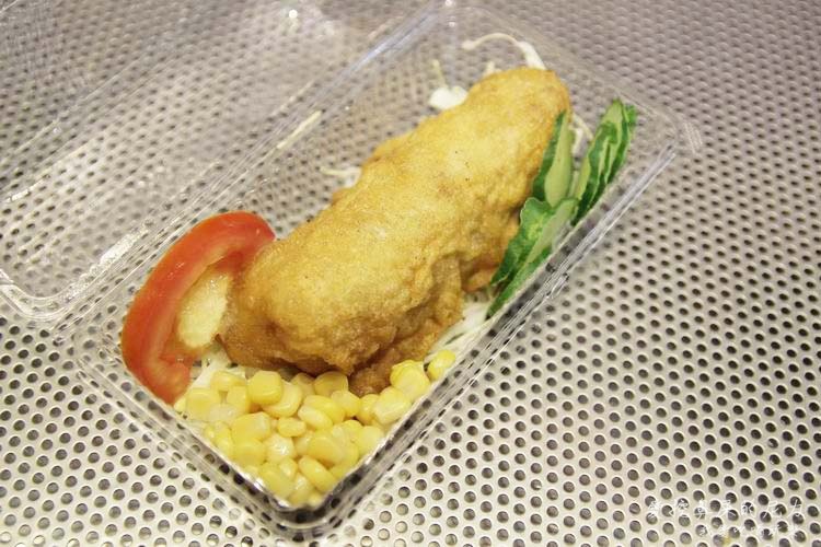 高雄前鎮。大高雄金鑽夜市-南華爆漿鮭魚雞肉捲創始店