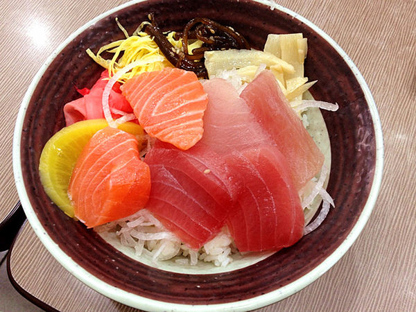 [台北] 東區 延吉街 和風鮮の屋 平價家庭式日式料理 - 百元生魚片蓋飯