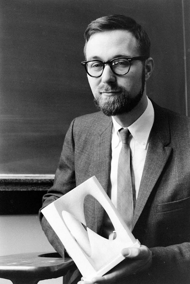 ジョン・ウィラード・ミルナー John Milnor JapaneseClass.jp