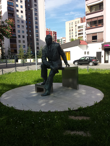 Edvard Kardelj Statue