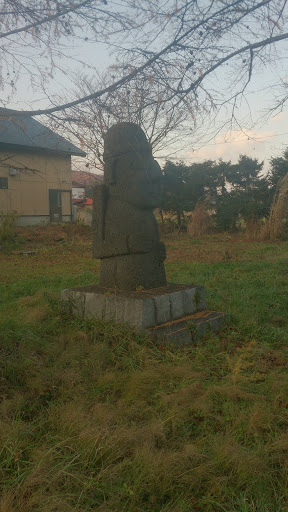 館山の石像