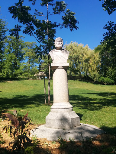 Buste De Victor Hugo
