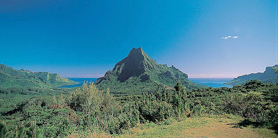 Mount Rotui is the second highest peak on Mo'orea, rising 3,200 feet.