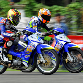 Street Fighting of Yamaha RPM RIder,  Ervantona and Agus Setyawan by Devid Panjaitan - Sports & Fitness Motorsports