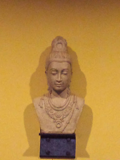 Buddha Statue - Hotel Sigiriya