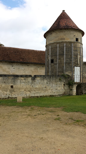 Ancien Mur D'enceinte De Saint Jean Des Vignes