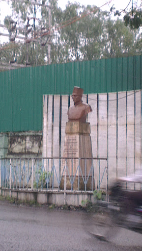 Veer Sawarkar Statue