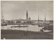 Schepen op de Schelde, op de achtergrond de Onze-Lieve-Vrouwekathedraal in Antwerpen