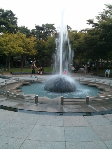 Park - Globe Fountain