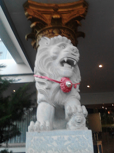 The Welcoming Lion Statue