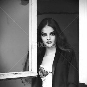 Simone by Ancuta Grigoras - People Portraits of Women