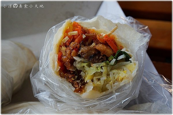 幸福潤餅║台灣百大小吃。隱藏在第二市場旁.讓你滿嘴料超滿足(104/01/28上奇摩首頁)