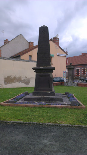 Monument À La Mémoire De Claude Fannecherre