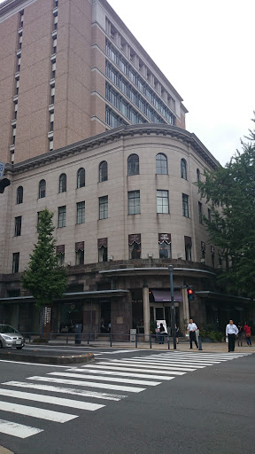 横浜情報文化センター（旧横浜商工奨励館）(横浜市認定歴史的建造物)