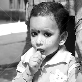 Innocence. by Monoj Das - Black & White Street & Candid
