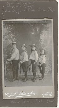 Portret van David, Bram, Tine en Griet Vermeulen