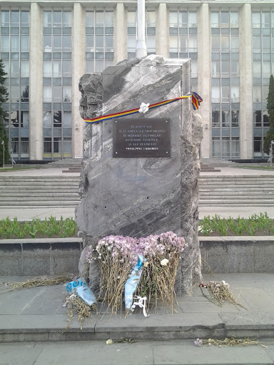 În memoria victimelor ocupației sovietice si a regimului totalitar comunist