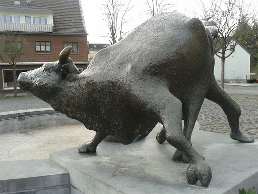 Störrische Kuh Statue