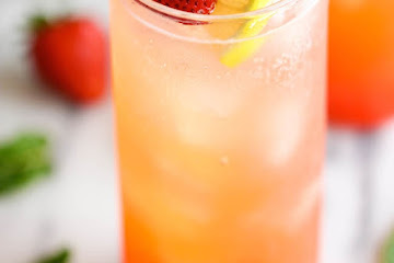 Sparkling Strawberry Lemonade