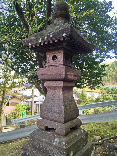 石灯籠（禪ヶ峯神社）