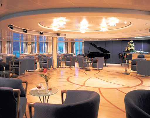 Silver_Whisper_Panorama_Lounge - Mingle with other guests in the Panorama Lounge onboard Silver Whisper.