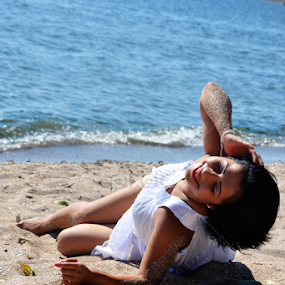 feeling free by Bianca Oana - People Portraits of Women