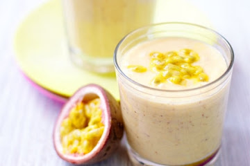 Creamy mango & coconut smoothie