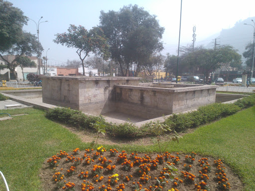 Pileta Plaza Principal De Chaclacayo 