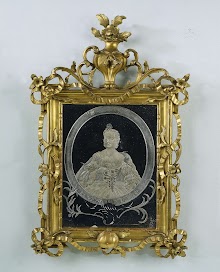 Spiegel met een portret van Prinses Carolina