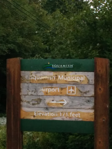 Squamish Municipal Airport 