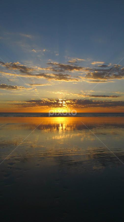 Broome sunset by Dan Searle - Landscapes Sunsets & Sunrises