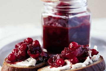 Redcurrant & red onion relish