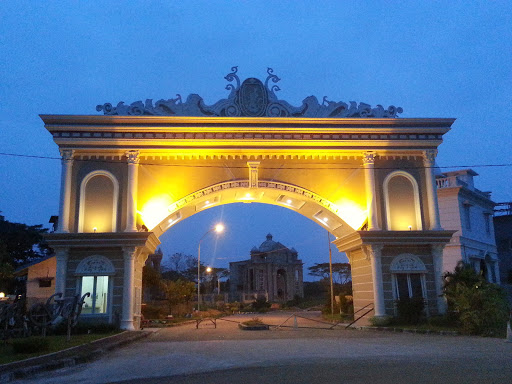 Royal Golf Mansion Gate