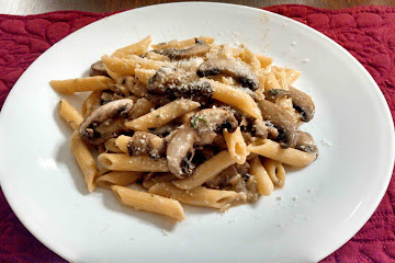 Penne With Portobello Mushrooms, Caramelized Onions and Goat Cheese