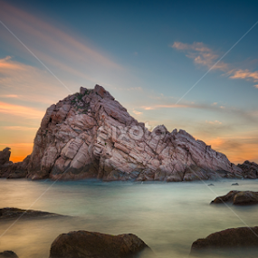 Sugarloaf Rock by Tim Pryce - Uncategorized All Uncategorized