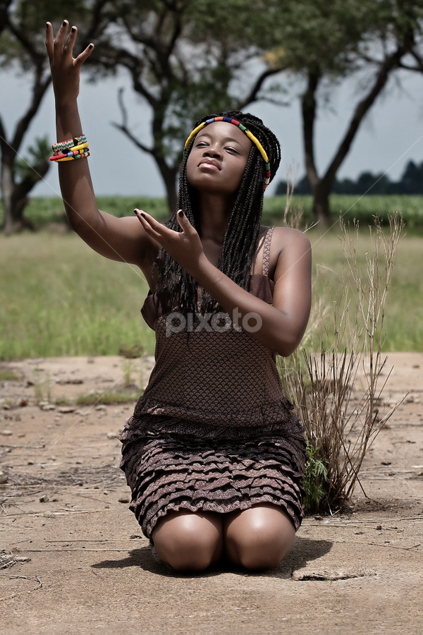 Xhosa Girl in Natural Light by Matt Stern - People Portraits of Women