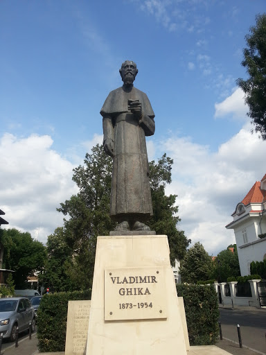 Statuia Monseniorului Vladimir Ghika