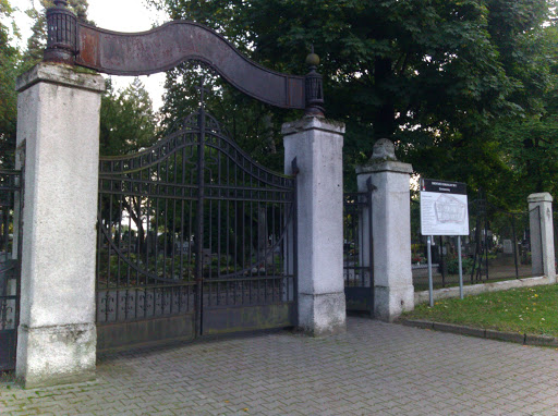 Cmentarz Garnizonowy Wejscie