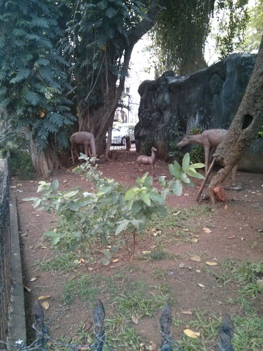 Borosil Fake Animal Garden