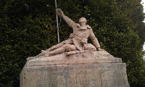 Franqueville - Monument aux morts