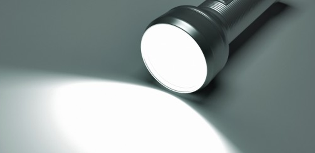 скачать Tiny Flashlight + LED APK последнюю версию 1.2.1 - com.flashlightle...