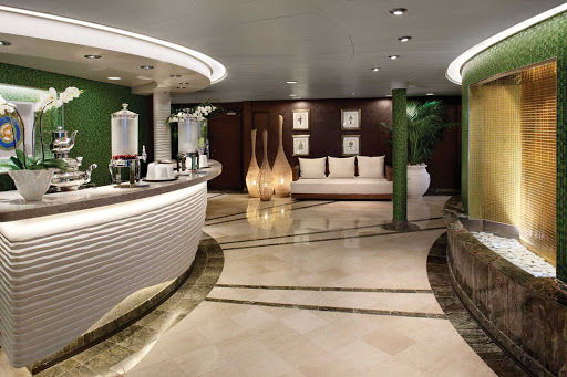 Oceania ensures there are healthy food options for you with a fresh juice bar located within the spa.